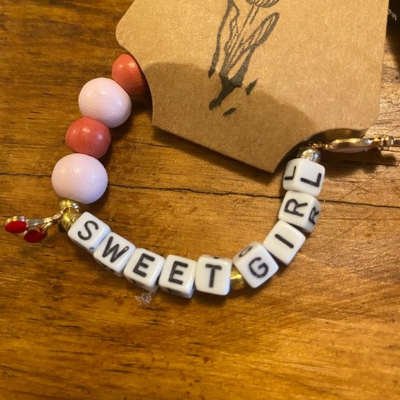 Kids Beaded Bracelet - Picture 1 of 3